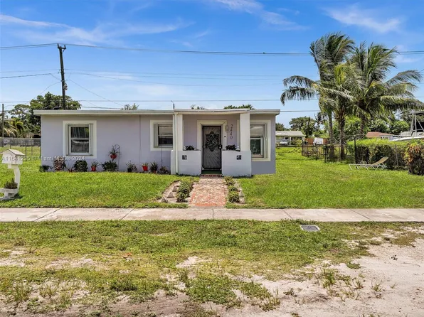 2440 NW 155th Ter, Miami Gardens, FL 33054