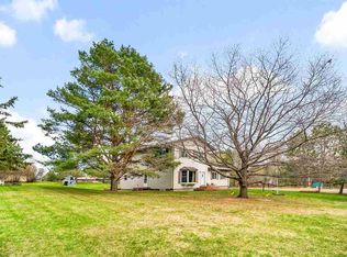 38 Hillside Rd, Esko, MN 55733