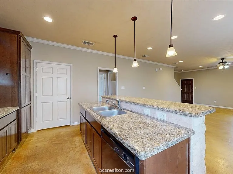 3406 Cullen Trl — Photo 8
