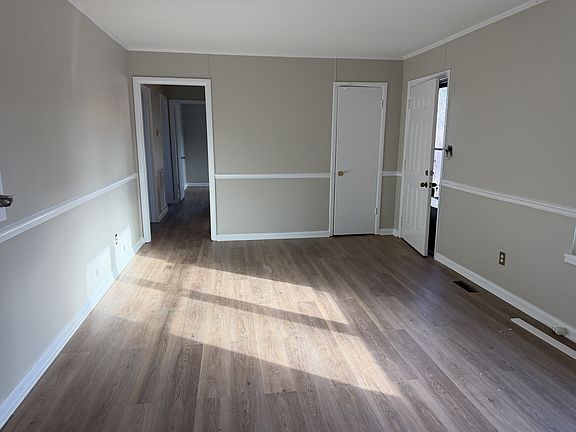 2nd image of 307 Nancy Dr SE