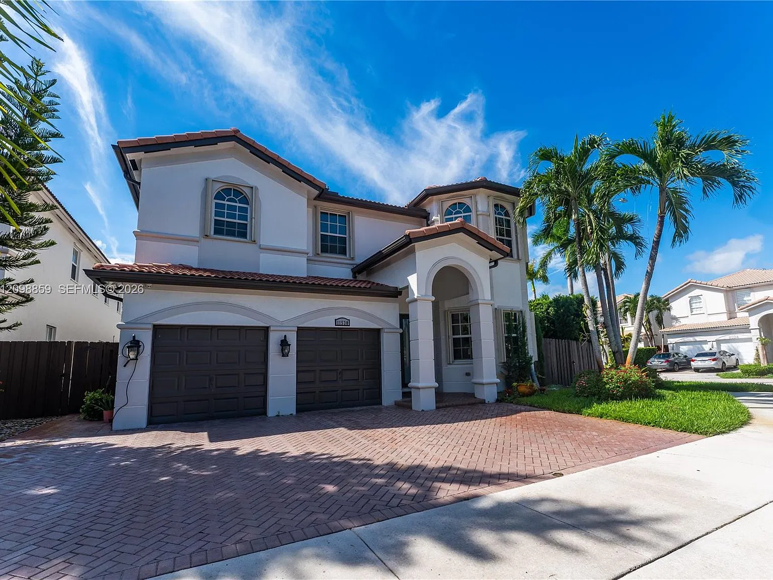 Islands At Doral Northwes — Photo 1