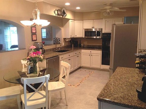 3rd image of 2139 Lanai Ave