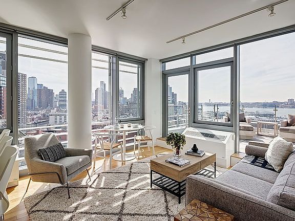 3rd image of 550 W 54th St #1646