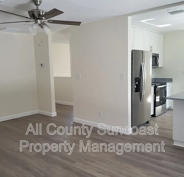 648 16th Ln — Photo 7