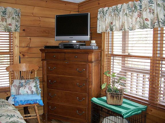 Master Bedroom (NE. corner)
