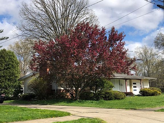 3rd image of 2710 Montgomery Ave NW