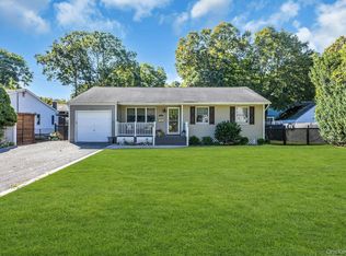 49 Muriel Place, West Sayville, NY 11796
