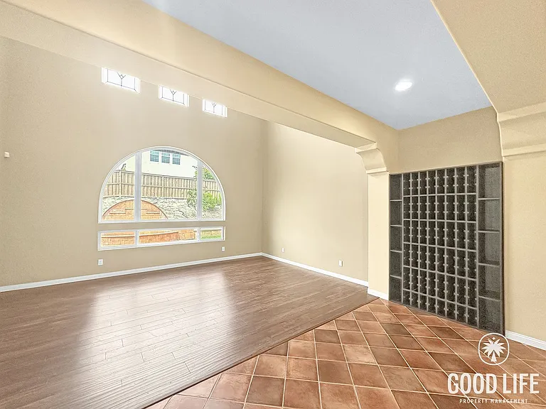 1348 N Paradise Ridge Way — Photo 5