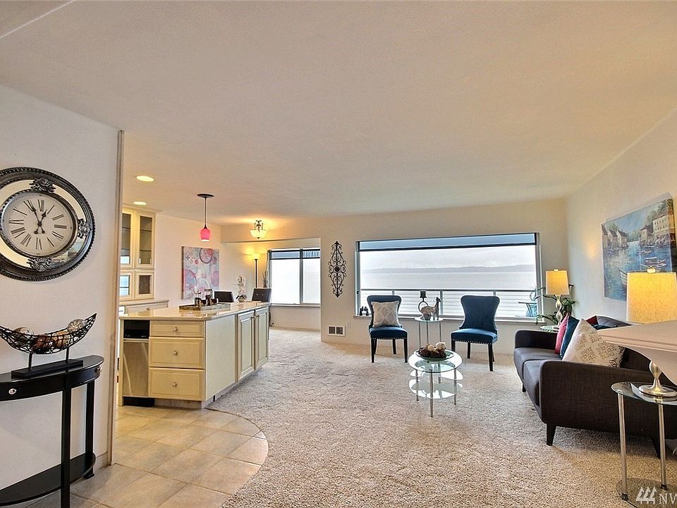 As soon as you walk in the view sweeps you off your feet.  Definitely a must see to truly appreciate the splendor.  