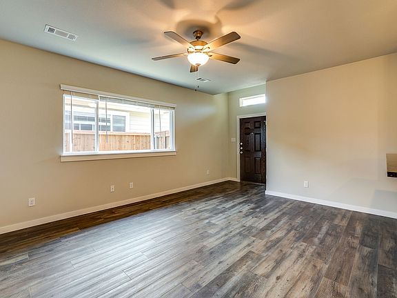 4th image of 629 Blackland Dr