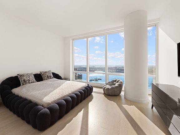 5th image of 15 Hudson Yards #67D
