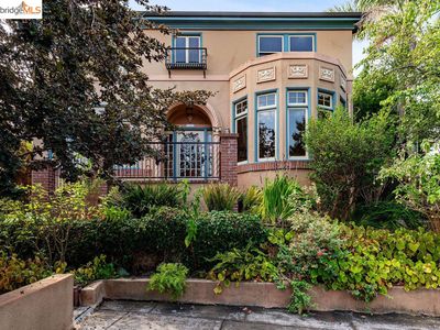 2626 Ivy Dr, Oakland, CA, 94606