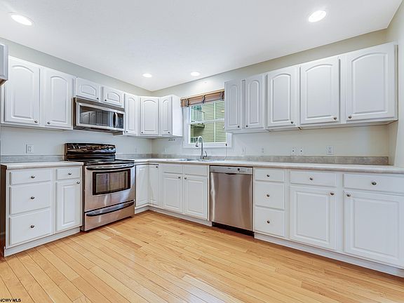4th image of 282 Palisades Dr