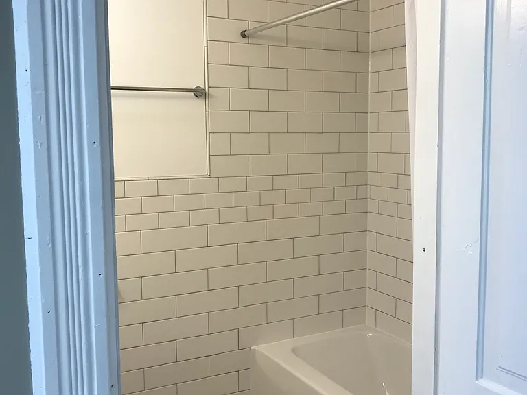 253 1/2 E 3rd St #6 — Photo 5