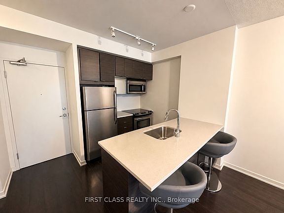 3rd image of 62 Forest Manor Rd #804