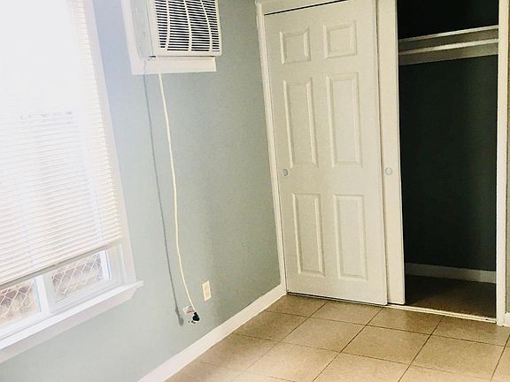 4th image of 3815 N California St #1/2