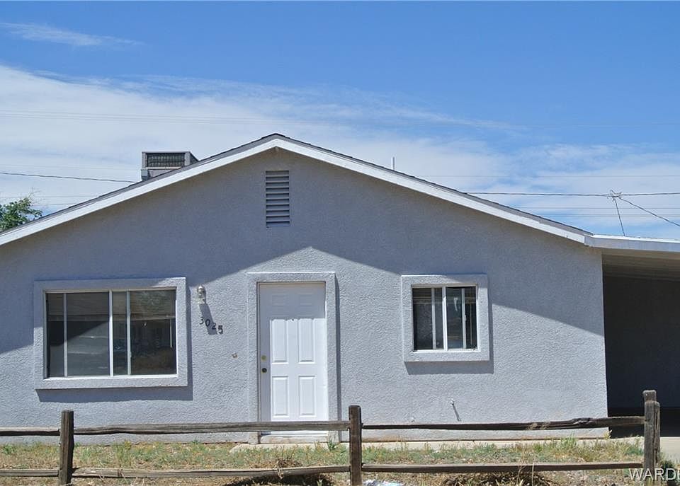 2nd image of 3025 E Carver Ave