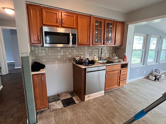 2nd image of 1243 Mead Dr