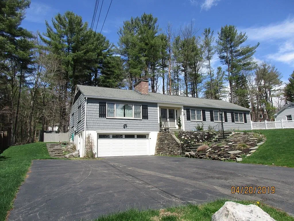 1740 Crestwood Rd photo 1