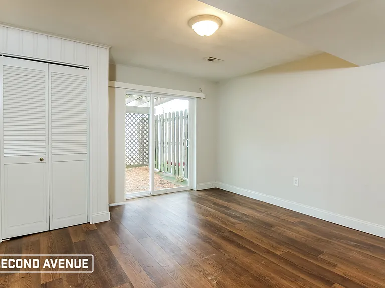 3140 Camberly Dr — Photo 4