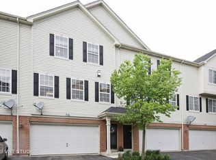 316 Evergreen Cir, Gilberts, IL 60136