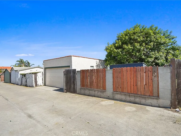 1466 W Santa Cruz St — Photo 14