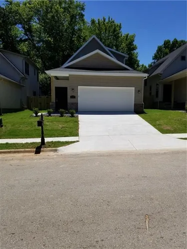 2375 W Houston St Photo 1
