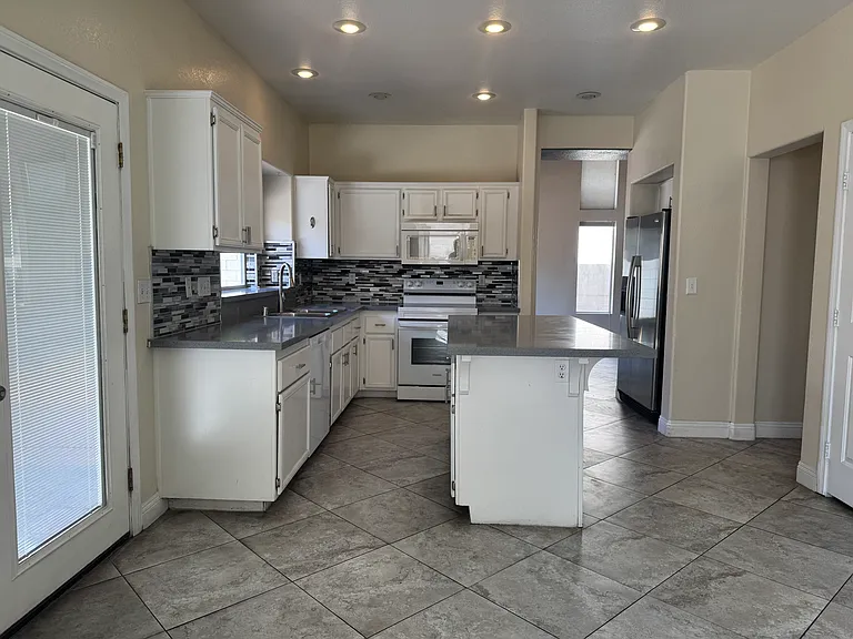 43 Mesquite Village Cir — Photo 8