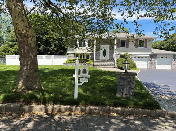 8 Stell Lane, East Northport, NY 11731