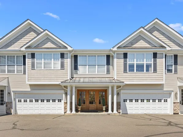 42 Jo Al Ct #42, Newtown, CT 06470