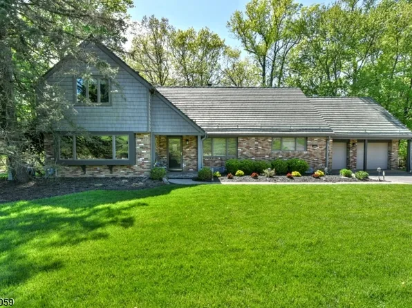 150 Indian Trl, North Haledon Boro, NJ 07508