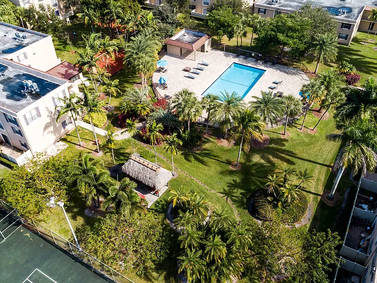 Aerial View of Community Grounds | Sunset Palms | Apartments For Rent in Hollywood FL