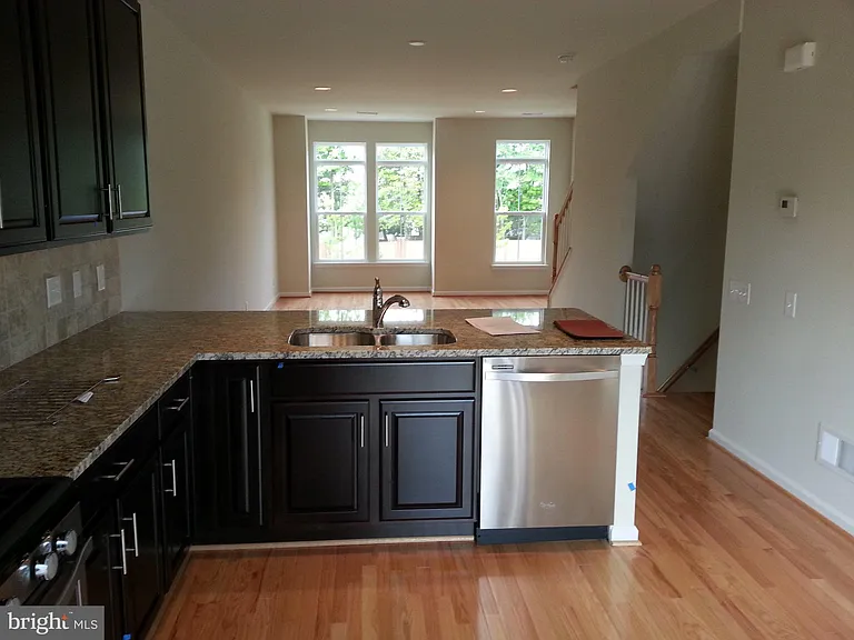 3100 Waterloo Ln — Photo 6