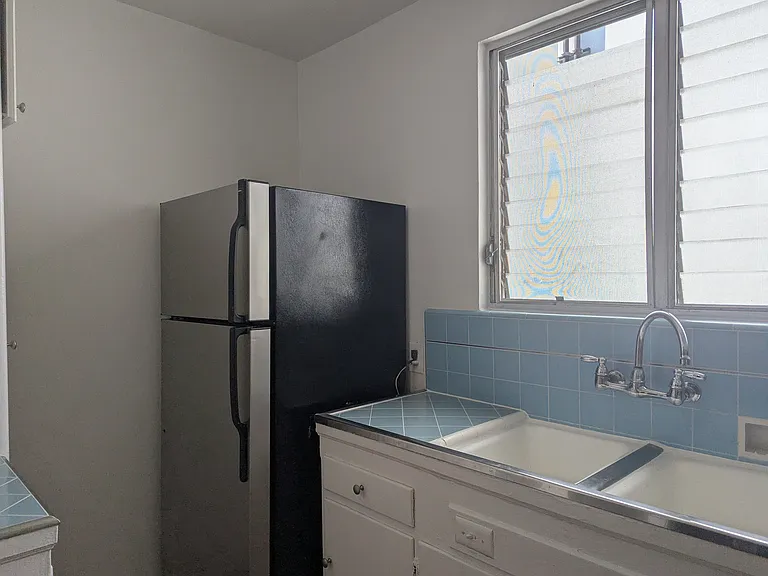 1323 N Olive Dr — Photo 67