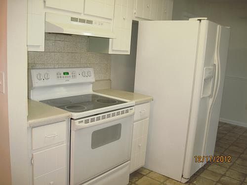 2nd image of 122 Bedford Dr NE