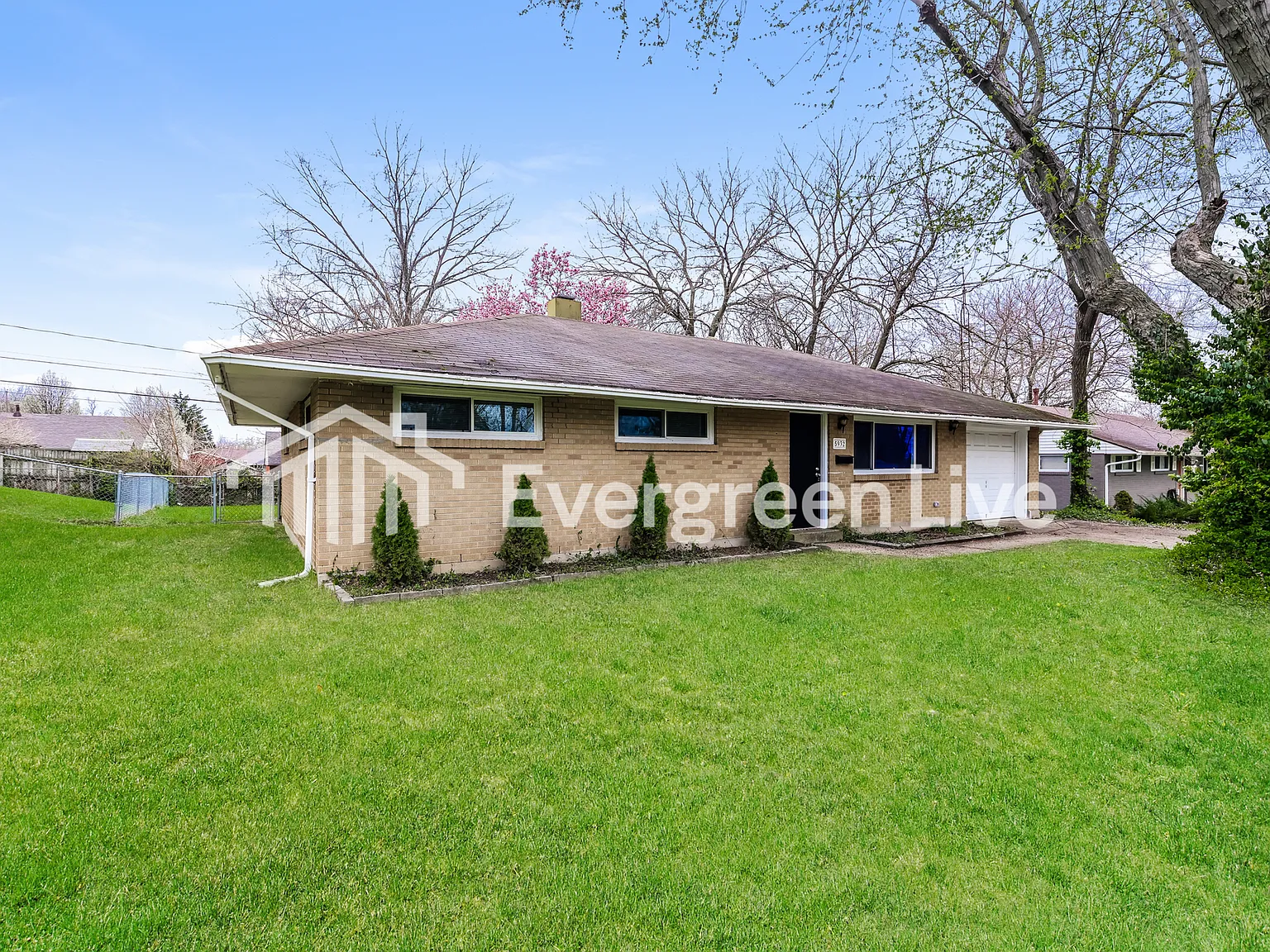 3 bed, 2.0 bath, 1080 sqft, $1,495 — Photo 2