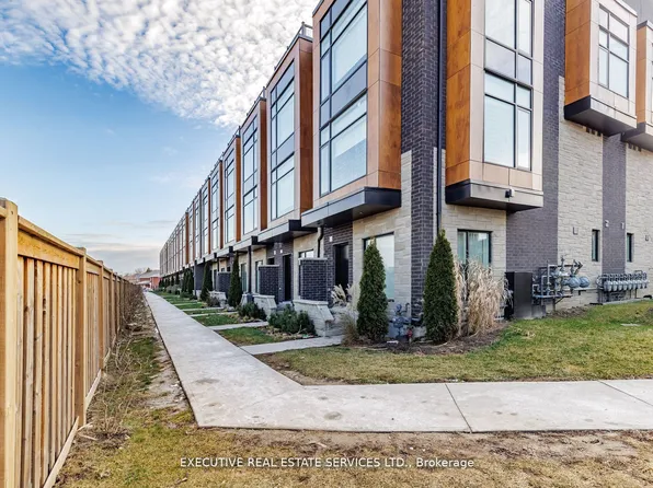 200 Malta Ave #39, Brampton, ON L6Y 6H8