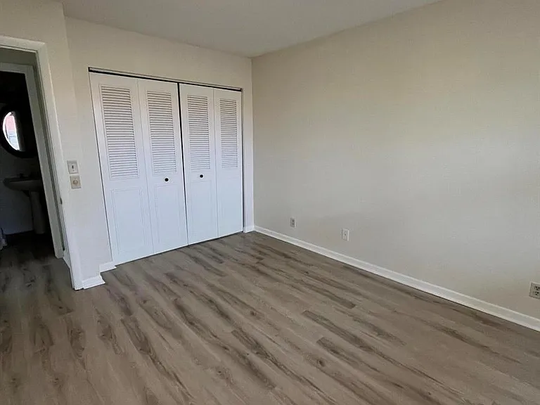 5975 Forest Hill Blvd #201 — Photo 16