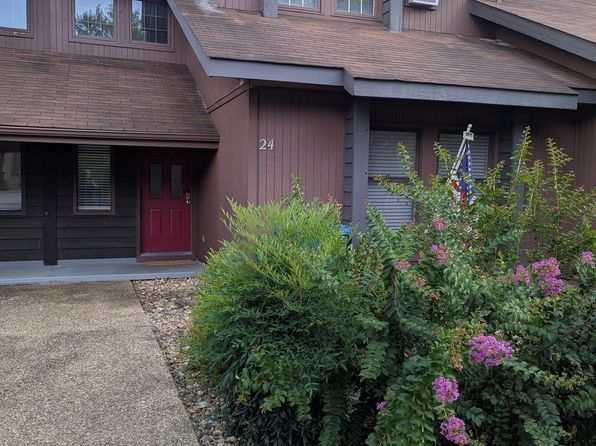 24 Melinda Ln