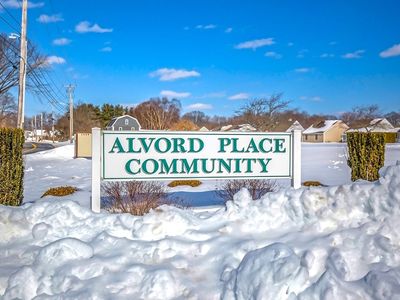 214 Alvord Pl Unit 214, South Hadley, MA, 01075