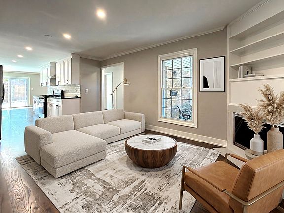 4th image of 823 Banyan Dr