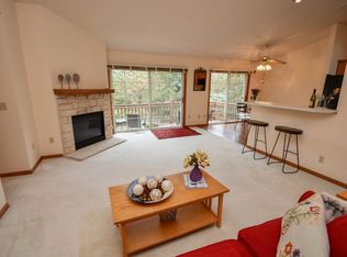 7895 S Scepter Dr APT 6, Franklin, WI 53132