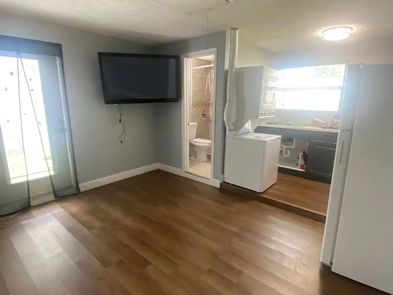 27103 Frampton Ave — Photo 9
