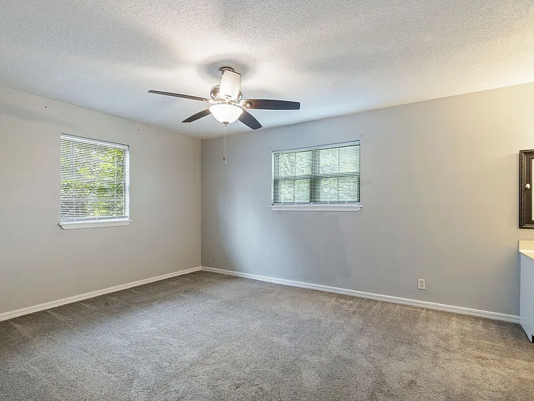 Woodward Park Apartments — Photo 16