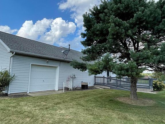 4th image of 304 Thames Ct