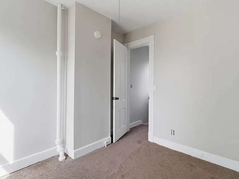 2324 Magazine St — Photo 30