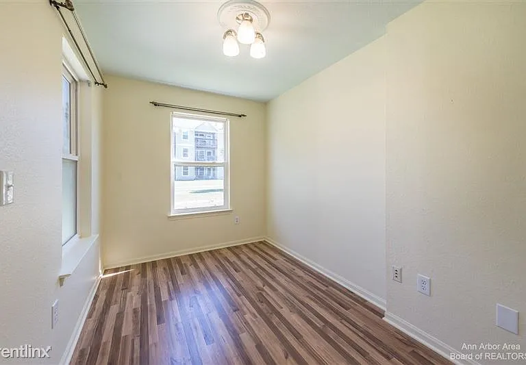 1381 Millbrook Trl #1 — Photo 14
