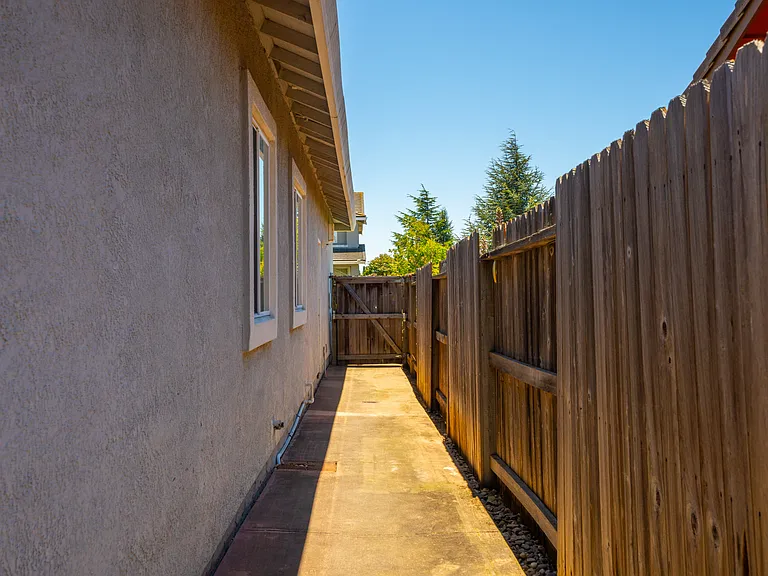6295 Pebble Beach Dr — Photo 23
