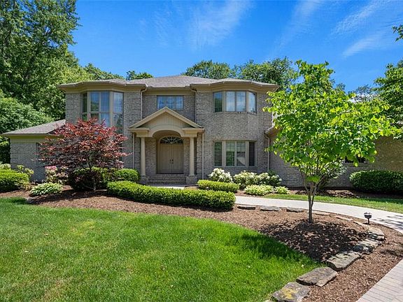 2nd image of 9440 Bay Hill Dr NE