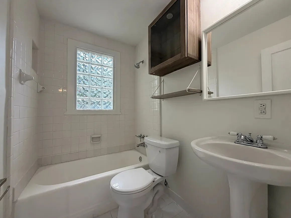 2 bed, 832 sqft, $2,500 — Photo 4